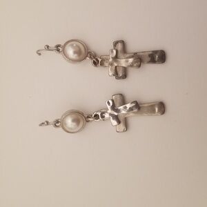 Pearl & cross earrings